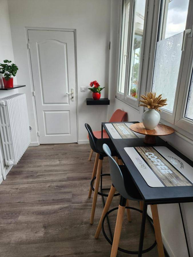 Double Room with Sea View in Le Perreux-sur-Marne, Val-de-Marne