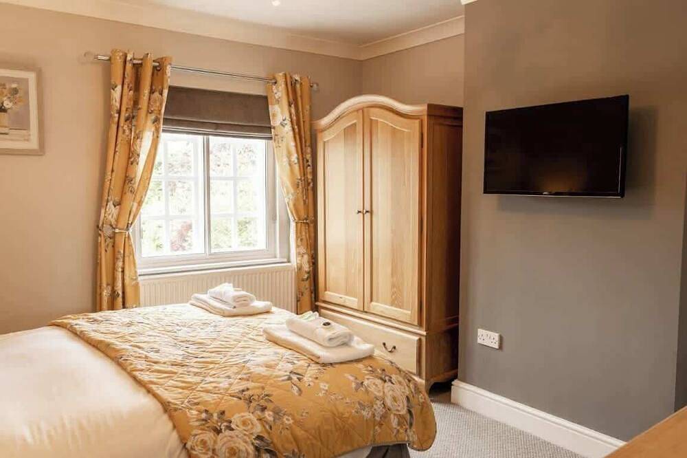 Charming Cottage close to Chester, Garden, Parking in Christleton, Cheshire West and Chester