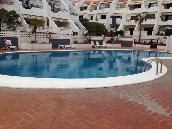 Ganze Wohnung, Ferienwohnung 'New Cozy Flat' mit Bergblick, privatem Pool und Wlan in Costa del Silencio, Arona