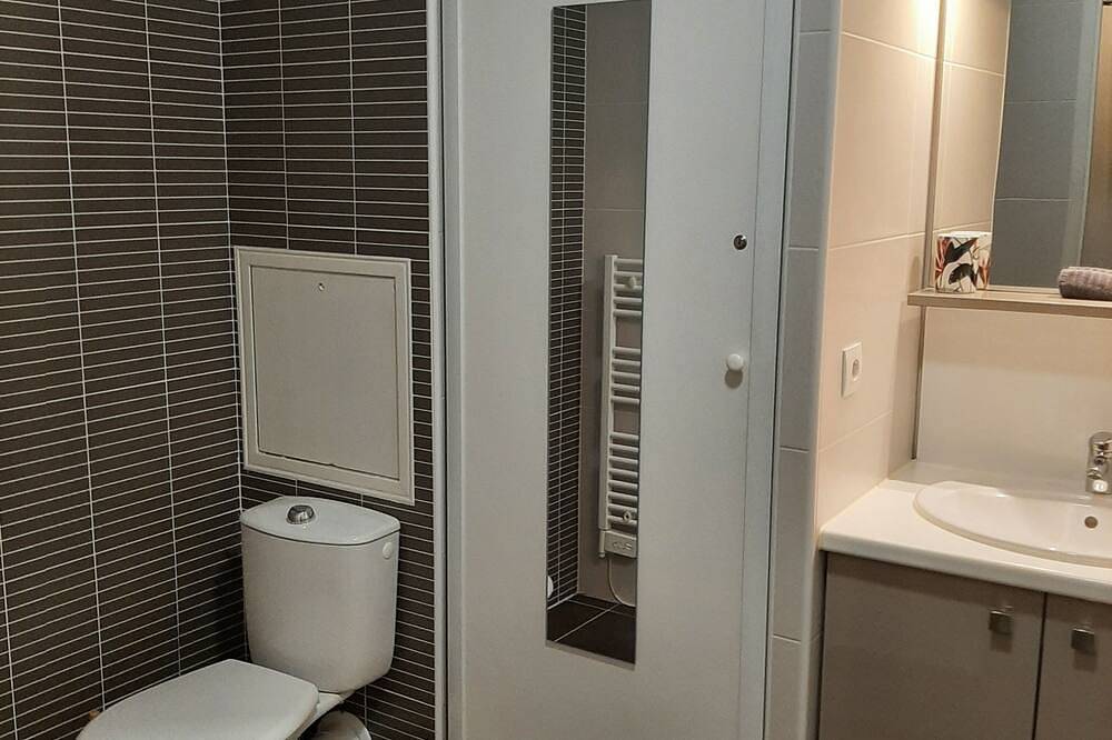 Appartamento intero, Patio Arena, 2 stars, terrace, parking, wifi, autonomous entrance and exit in Bayonne, Bayonne e dintorni