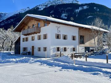 Ferienwohnung für 6 Personen, mit Garten und Ausblick, kinderfreundlich in Bach