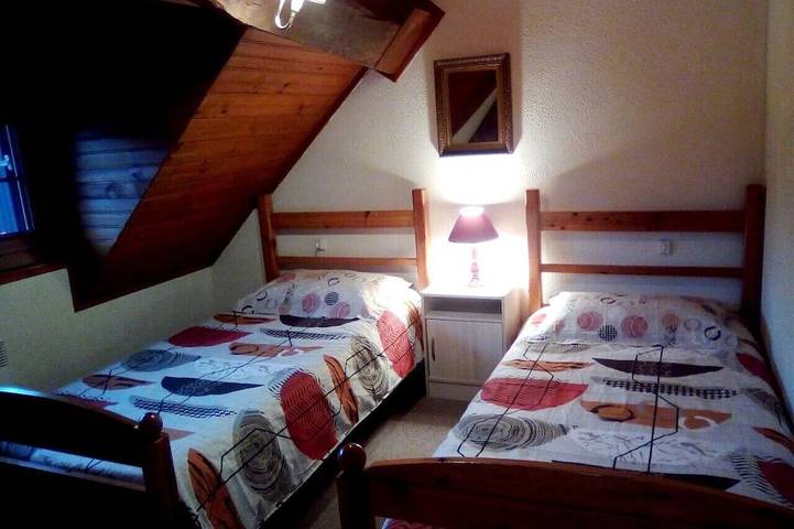 Location de vacances pour 5 personnes, avec jacuzzi ainsi que terrasse et jardin à Saint-Julien-de-Chédon - 4