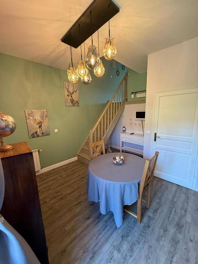 Gîte pour 3 personnes, avec terrasse dans Saint-Babel