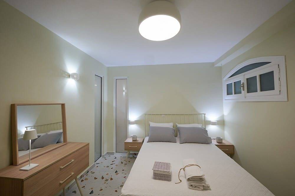 Romantic villa 5 min from the beach and the small fish port in Euböa