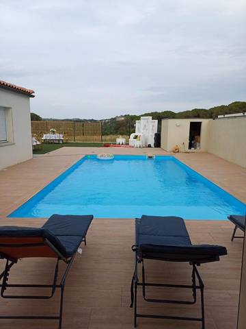 Cottage pour 6 personnes, avec vue et piscine à Villedubert