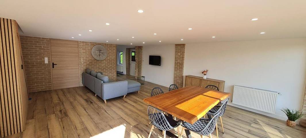 Location de vacances pour 6 personnes, avec Terrasse ainsi que Jardin et Vue à Preures