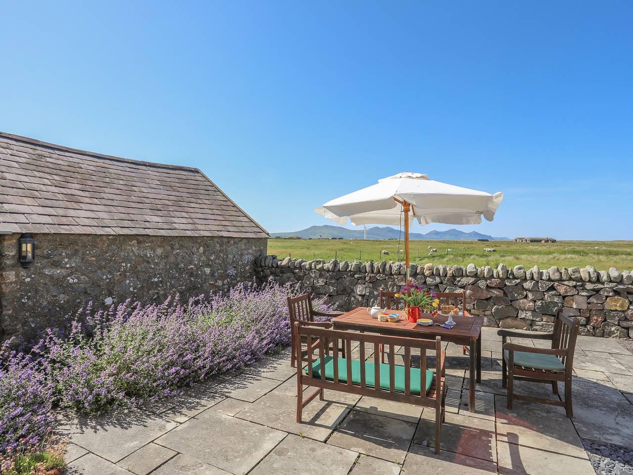 Warren Farmhouse in Gwynedd