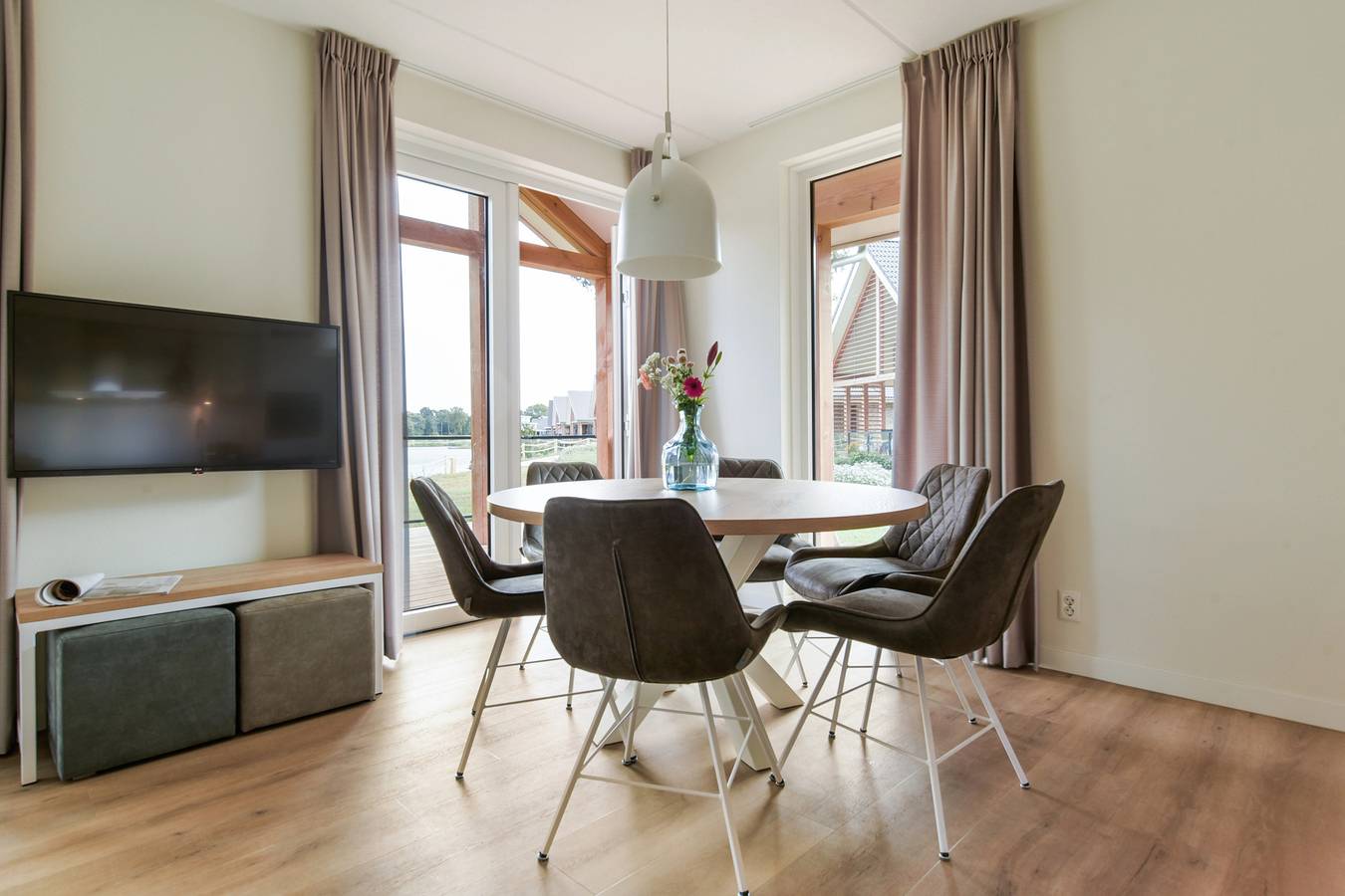 Landal Marina Resort Well — 6-persoons watervilla in Bergen (Limburg), De Maasduinen National Park