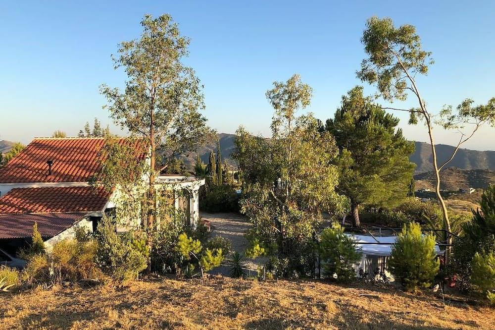 Casa Pequeña - la pequeña pero hermosa casa de campo con impresionantes vistas in Canillas de Aceituno, Provincia de Málaga