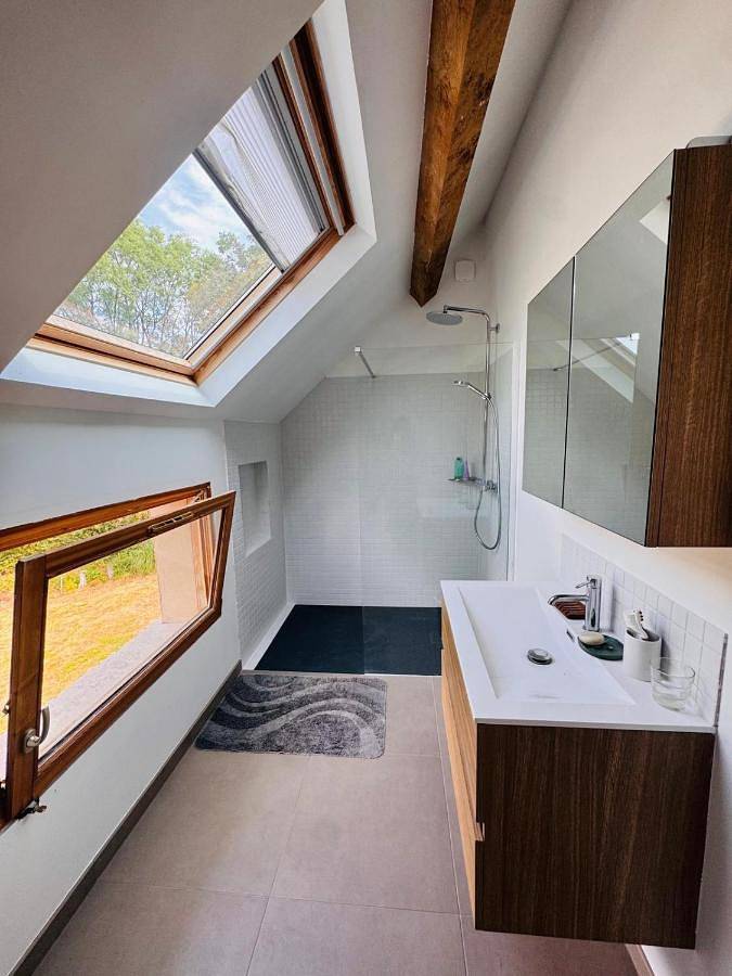 Location de vacances pour 9 personnes, avec Balcon et Terrasse ainsi que Jardin et Vue dans Treigny-Perreuse-Sainte-Colombe - 4
