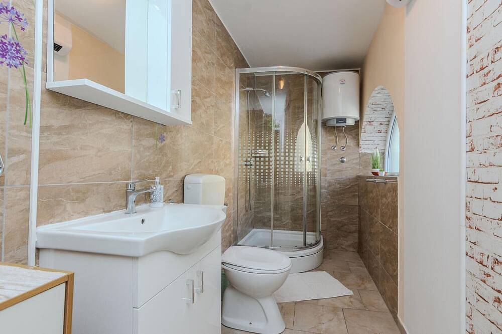 Apartamento entero, Magnífico apartamento de 1 dormitorio en Zaton. in Nin, Region de Zadar