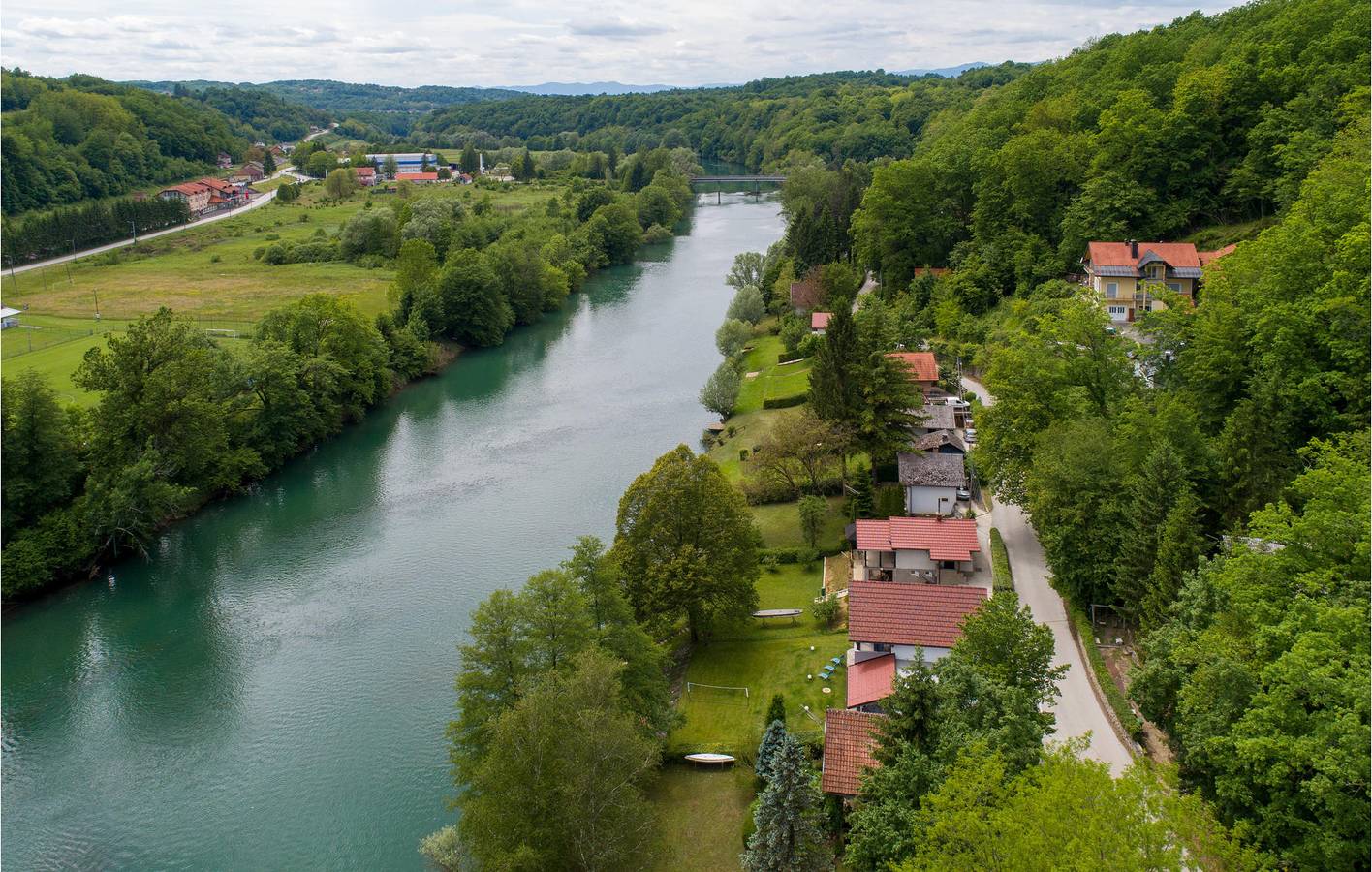Charmante 100 m² große Wohnung am Fluss Kupa mit Terrasse und Grill in Ozalj, Karlovac und Umgebung