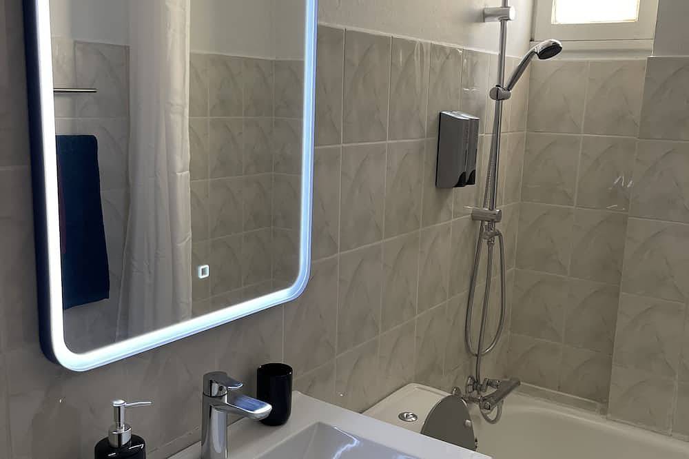 Apartamento entero, 5 minutes from the station. Located between Paris, Disneyland & Asterix in Villeparisis, Sena y Marne