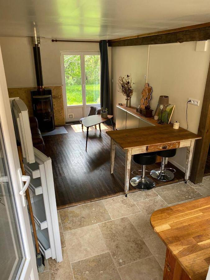 Location de vacances pour 2 personnes, avec Terrasse et Jardin ainsi que Piscine et Vue à Doissat - 3