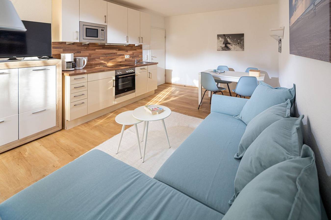 Ganze Wohnung, Komfortables 2-Zimmer Appartement mit Boxspringbett direkt am Kurplatz in Juist