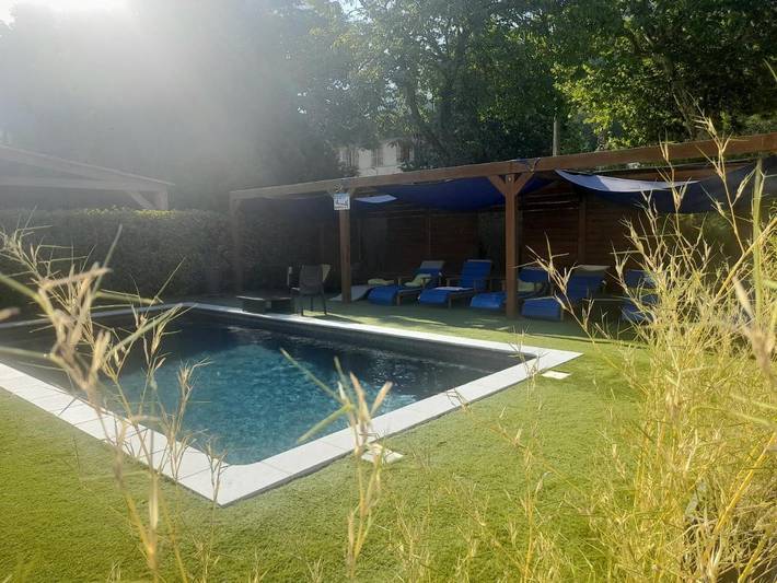 Hôtel pour 2 personnes, avec Terrasse et Piscine à Puget-Théniers - 2