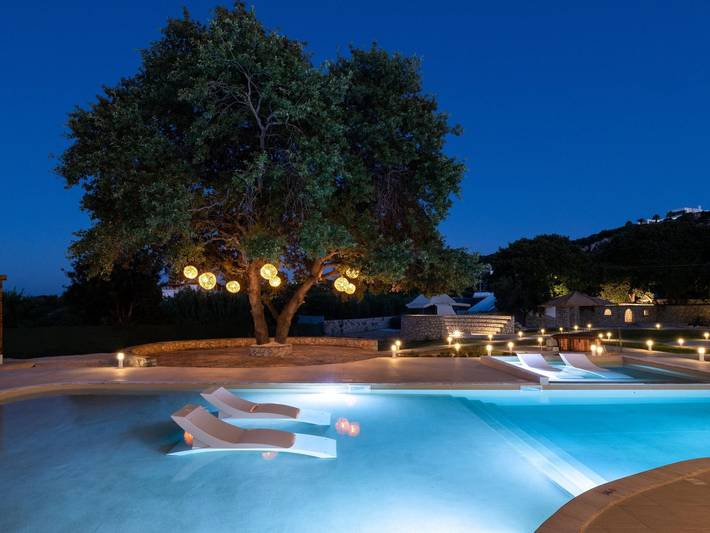 Ferienhaus für 12 Personen, mit Balkon und Whirlpool sowie Terrasse und Garten in Koskinou - 2