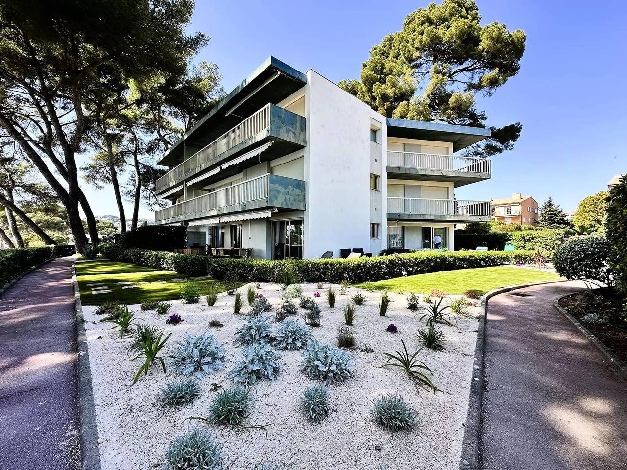 Apartamento entero, Apartamento con aire acondicionado para 4 personas con vistas al mar y playa privada en Carqueiranne in Carqueiranne, Region de Toulon