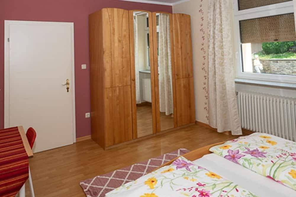 4-bett-ferienwohnung Tal - Ferienwohnung u. Pension Maria Schmitz in Monreal, Osteifel
