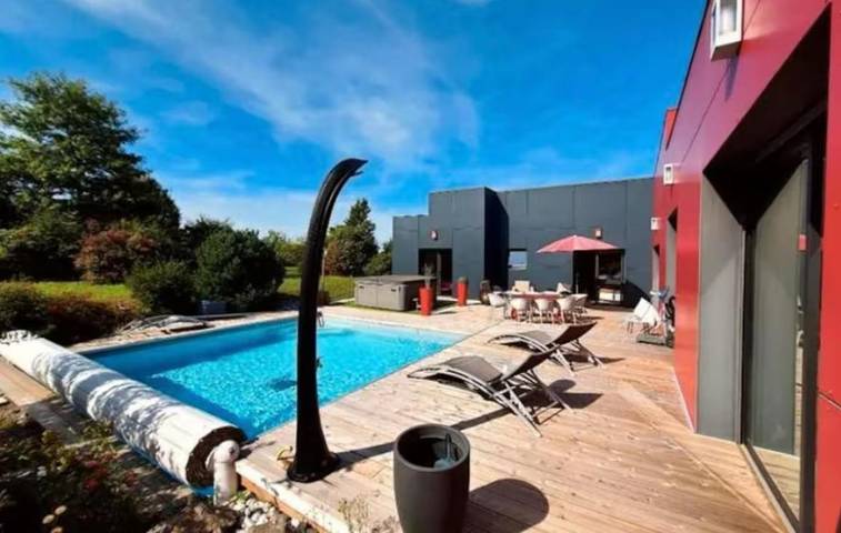 Maison de vacances pour 12 personnes, avec jacuzzi ainsi que jardin et piscine
