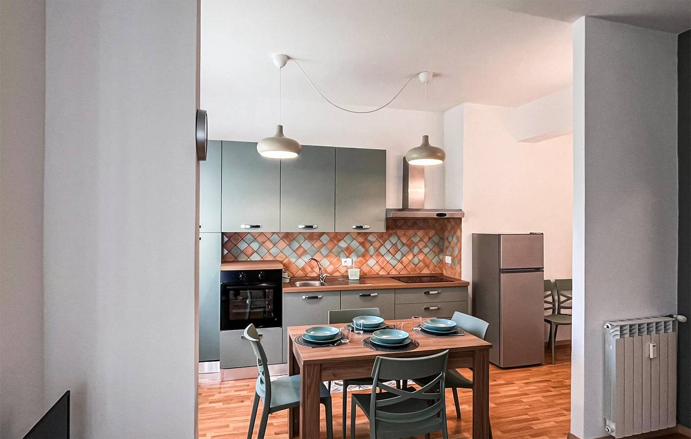 Appartamento intero, Rifugio sulla spiaggia con WiFi e aria condizionata, a 600 metri dalla spiaggia in Lavagna, Comune di Lavagna