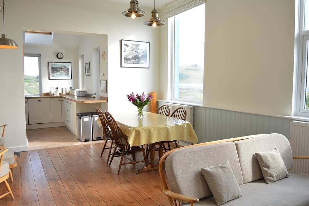 3 Bed in Aberystwyth (oc-bow115) in Aberystwyth, Cardigan Bay