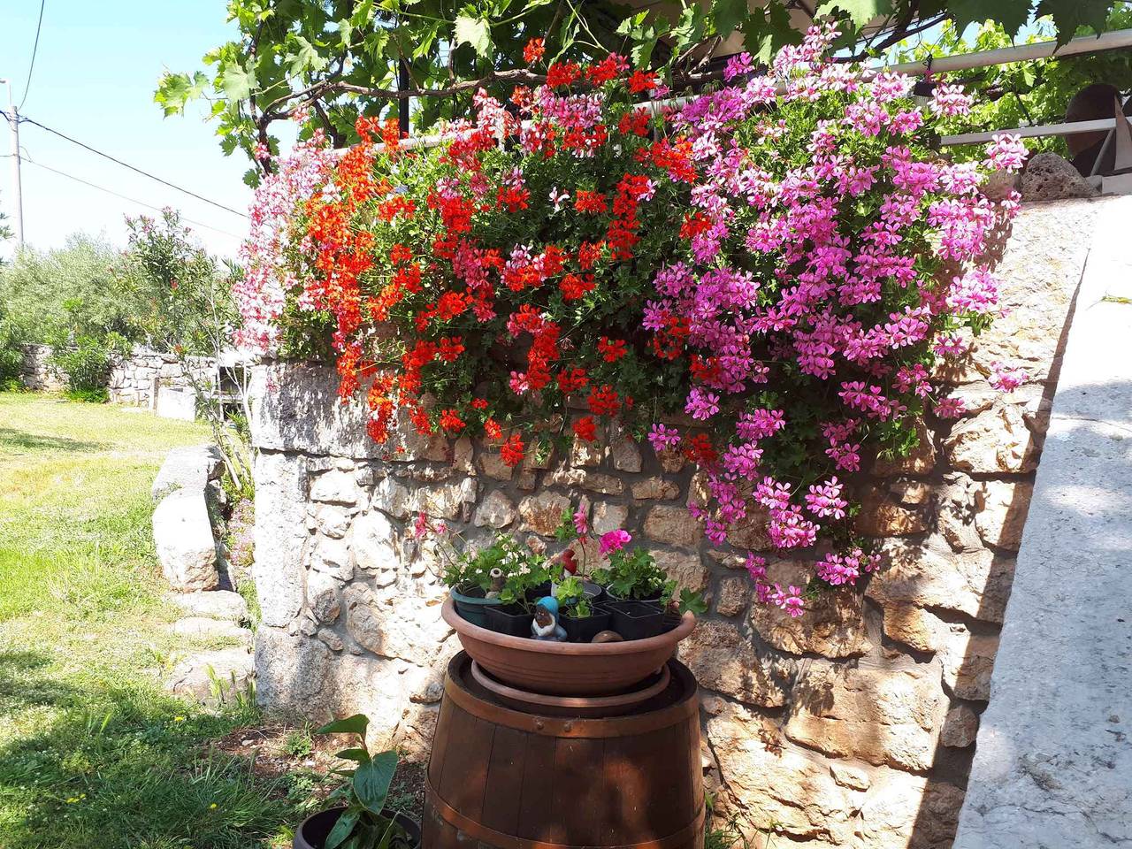 Ganze Ferienwohnung, Ferienwohnung mit Terrasse und Klimaanlage in Malinska-Dubašnica, Krk