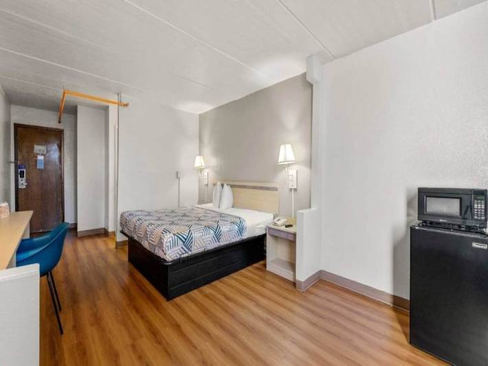 Apartamento entero, 1 cama king size | Bañera con acceso móvil Nsmk Micfridg in Georgia (Estados Unidos)