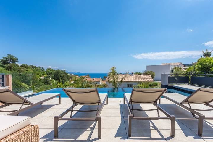 Ferienhaus für 12 Personen, mit Balkon und Garten in Roquebrune-sur-Argens