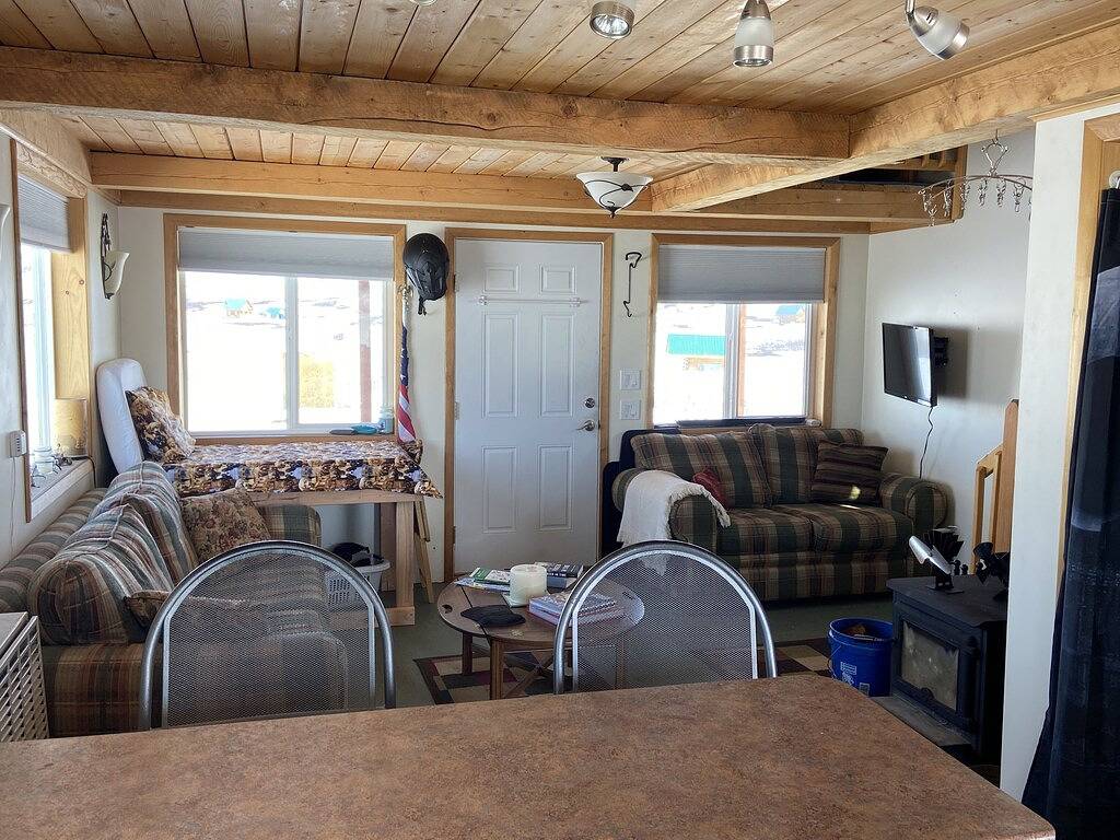 Recreational 2-Story Cabin at Summit Lake - Near Paxson, Ak in Wrangell - St. Elias Nationalpark