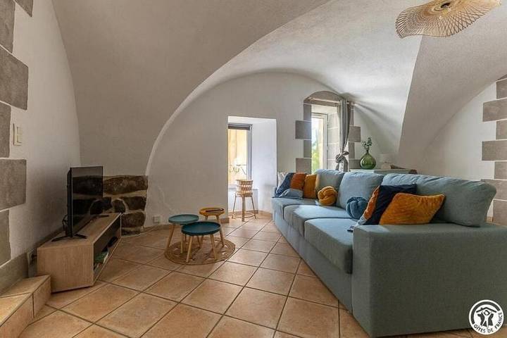 Location de vacances pour 2 personnes, avec terrasse à Aydat - 2