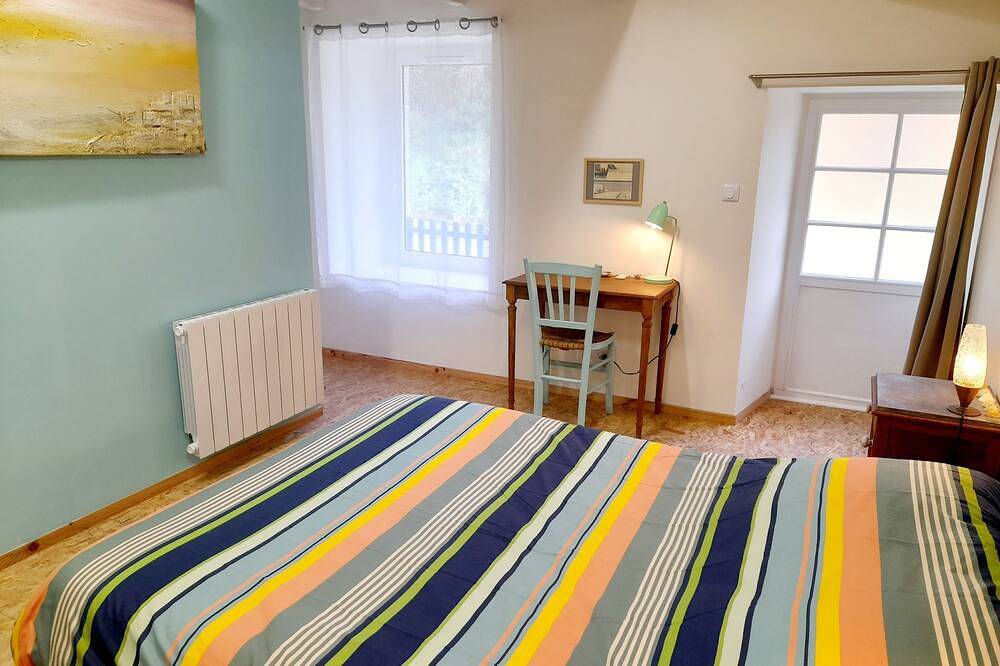 Fisherman's cottage, near Tréguier and Plougrescant, beaches 10 minutes away in Plouguiel, Rosa Granitküste