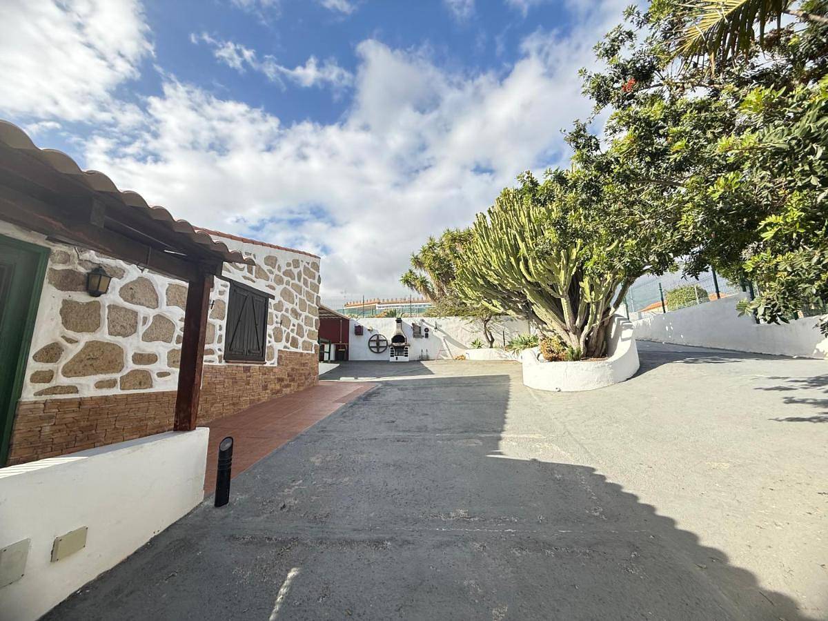 Five-Bedroom House in Tamaide, San Miguel de Abona