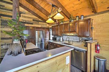 Log Cabin for 11 People in Moonridge, Big Bear Lake, Photo 2
