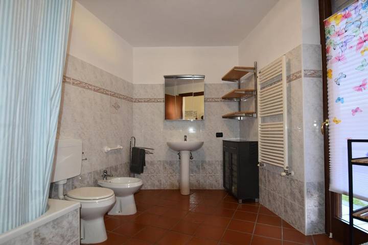 Villa für 5 Personen, mit Whirlpool und Garten in Comune di Luino - 2
