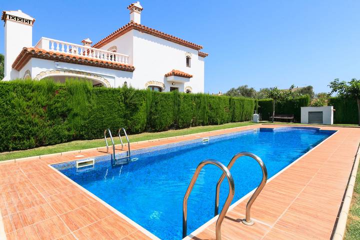 Maison de vacances pour 8 personnes, avec jardin ainsi que terrasse et piscine, animaux acceptés - 1