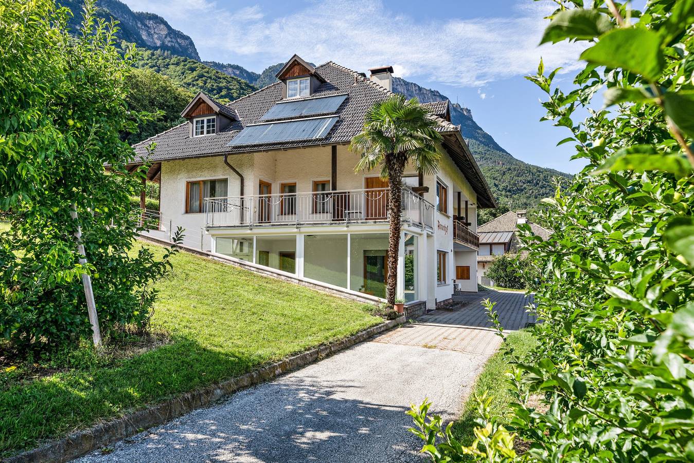 Ganze Wohnung, Ferienwohnung 'Annenhof Schwalbenglück' mit Bergblick, Gemeinschaftsterrasse und Wlan in Kalterer See, Kaltern an der Weinstraße