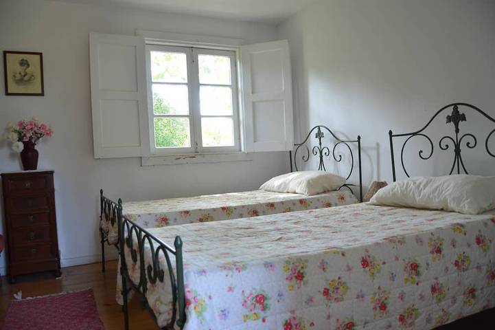 Gîte pour 8 personnes, avec jardin et terrasse, animaux acceptés à Paredes - 3