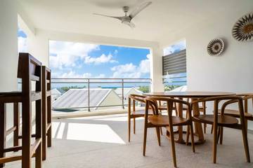 Gîte pour 4 personnes, avec terrasse et piscine dans Golf international de Saint François