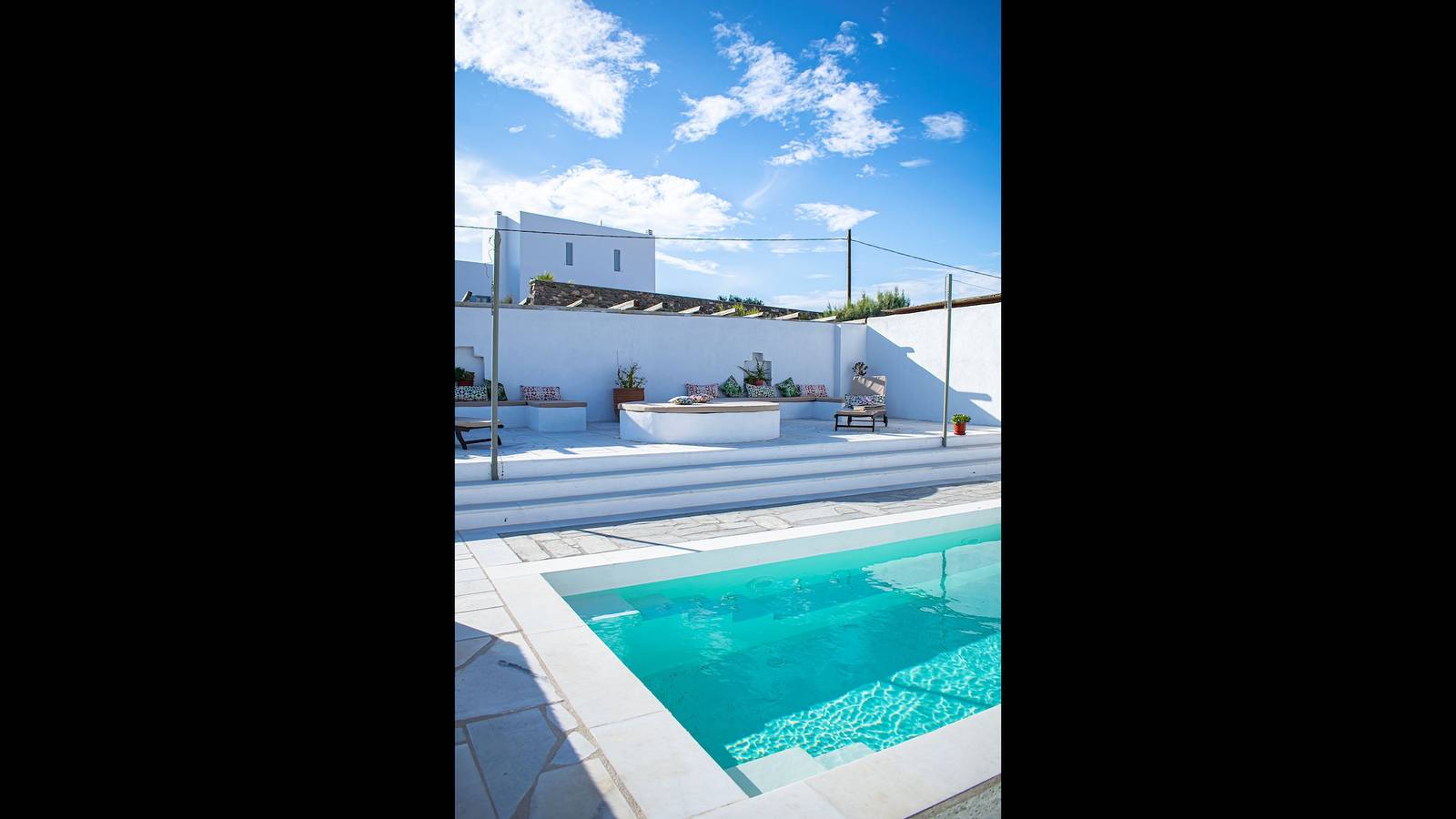 Villa for 6 guests with private pool! In Agia Irini - walking distance to beach! in Sarakiniko, Paros
