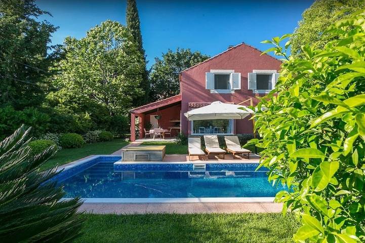 Gîte pour 4 personnes, avec Terrasse et Jardin