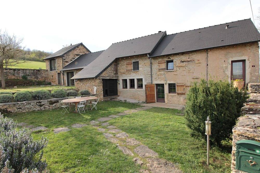 Maison de campagne 8/10 personnes avec Piscine au milieu des vignes in Cortevaix, Région de Mâcon
