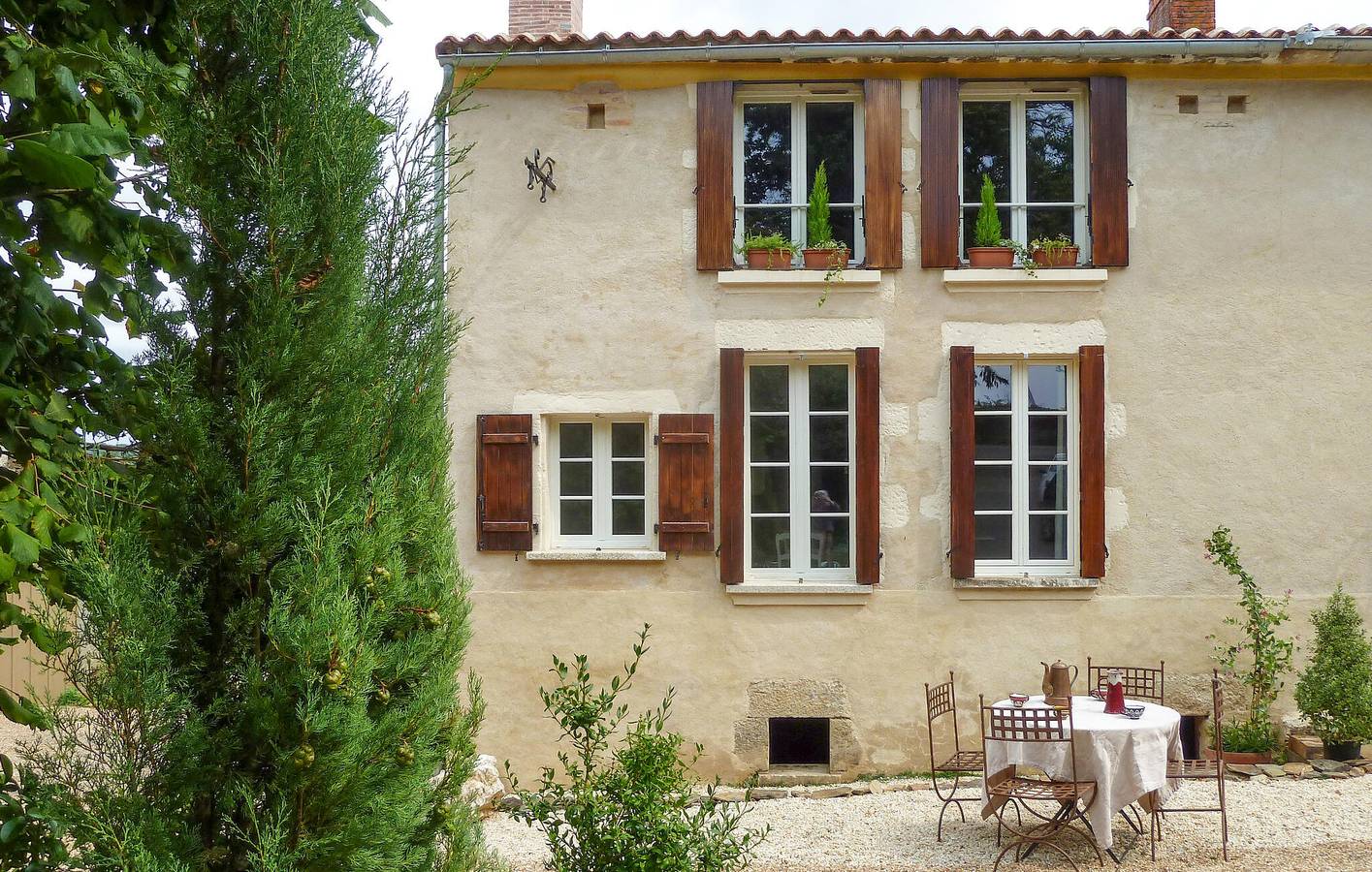 Acogedor apartamento con WiFi, TV, aparcamiento, jardín y chimenea in Mouilleron-en-Pareds, Fontenay-le-Comte