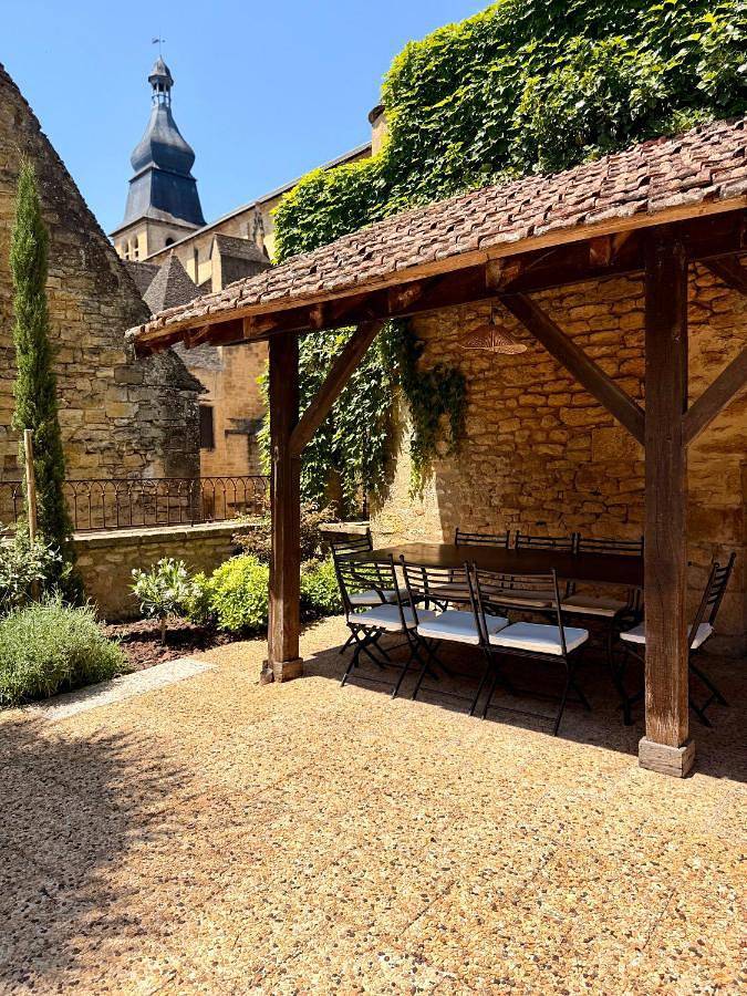 Location de vacances pour 7 personnes, avec jardin ainsi que piscine et vue, adapté aux familles dans Rue Typique De Sarlat Sarlat La Caneda - 4