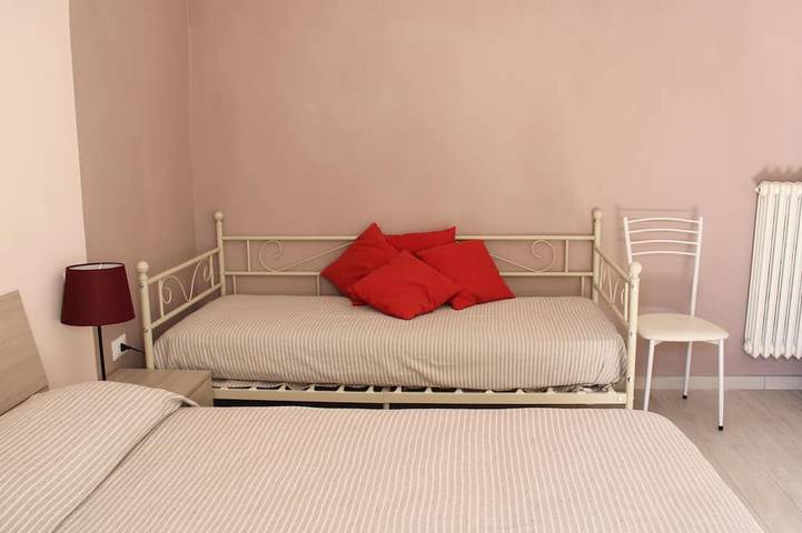 Ganze Wohnung, Simone and Simona apartment, relaxation at Lake Garda in Peschiera del Garda, Gardasee-Berge