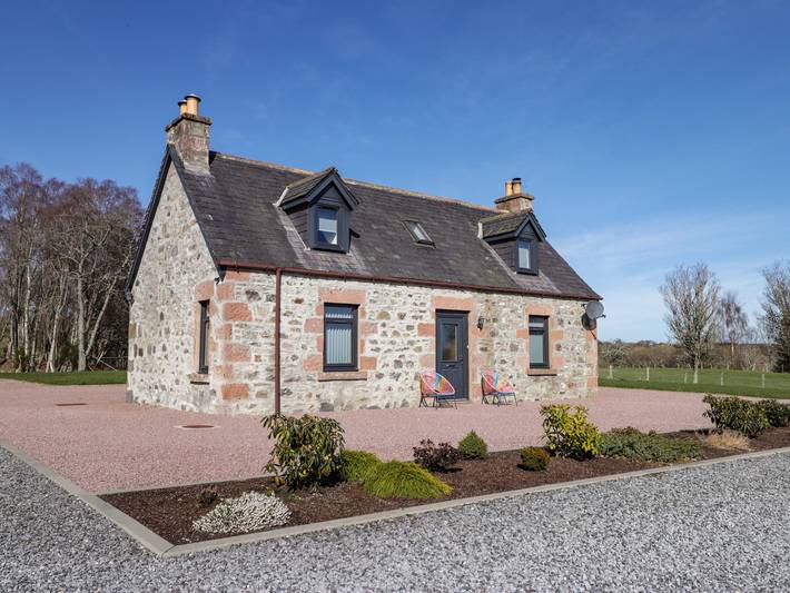 Log cabin for 6 people, with garden, with pets the Highlands