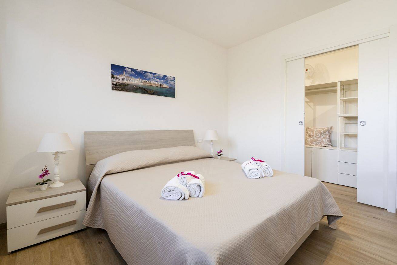 Apartamento inteiro, Ida's Garden Apartment with parking in Monopoli, Bari (província)