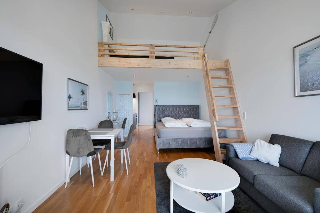 Helle und gut ausgestattete Ferienwohnung im 1. Stock mit Panoramablick über die Ebeltoft Bucht – direkt am Hotel Ebeltoft Strand in Ebeltoft (Stadt), Ebeltoft