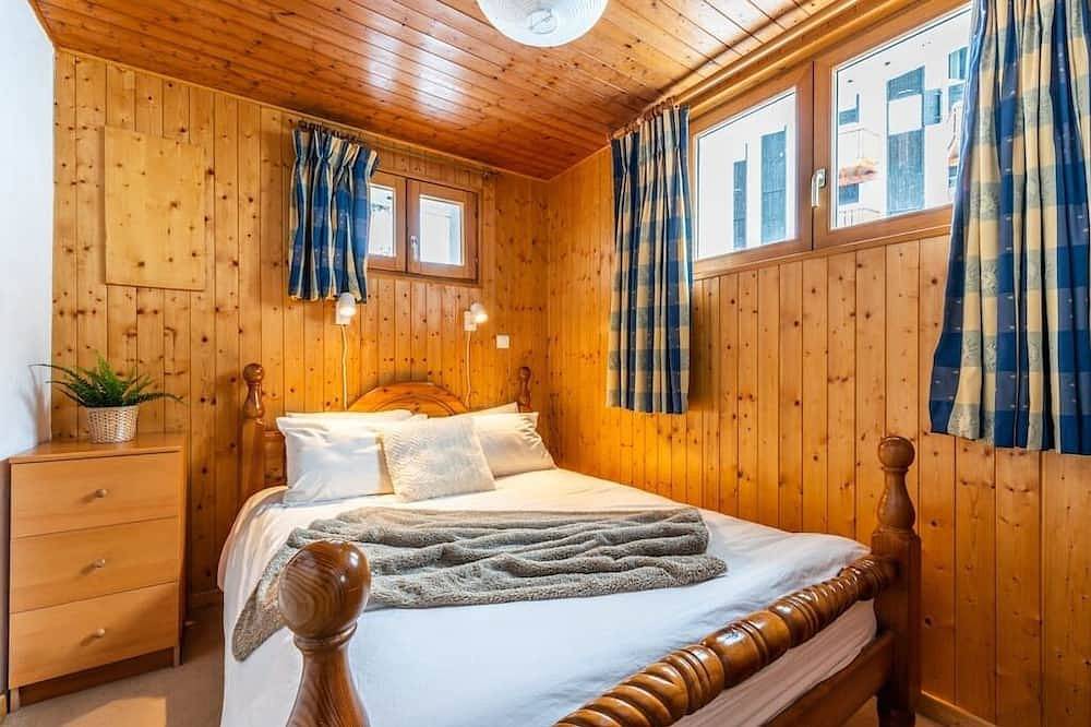 Appartement entier, 7 lits, 3 chambres, 2. 5 salles de bain, immense balcon, 30m des pistes, calme, 1km ville in Les Gets, Les Portes du Soleil