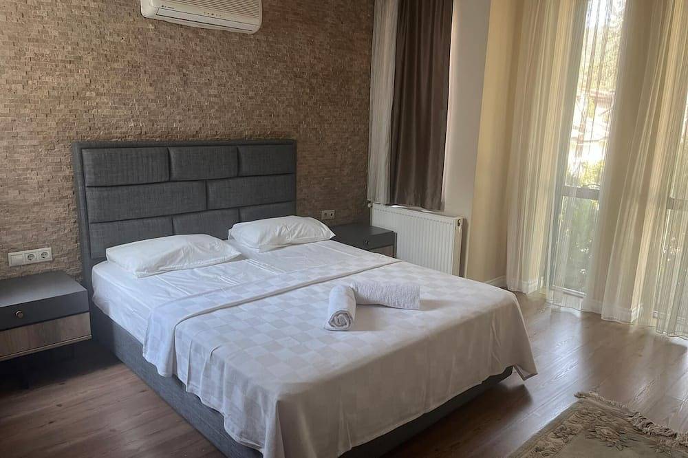 Şehrin Kalbinde  Doğanin İçinde.Dişariya Kapali Sadece Huzur in Kemer (Antalya), Province d'Antalya